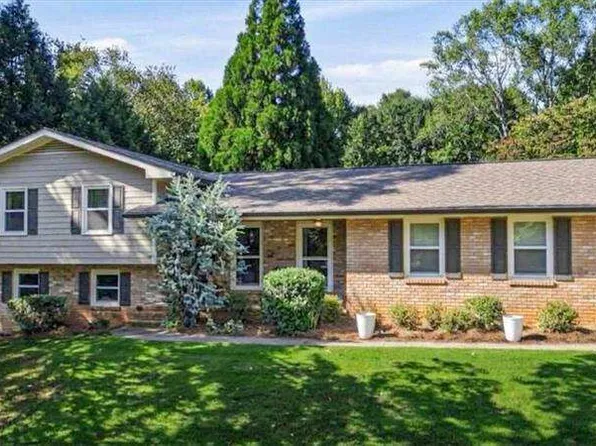 669 Foxcliffe Ct SE, Smyrna, GA 30082