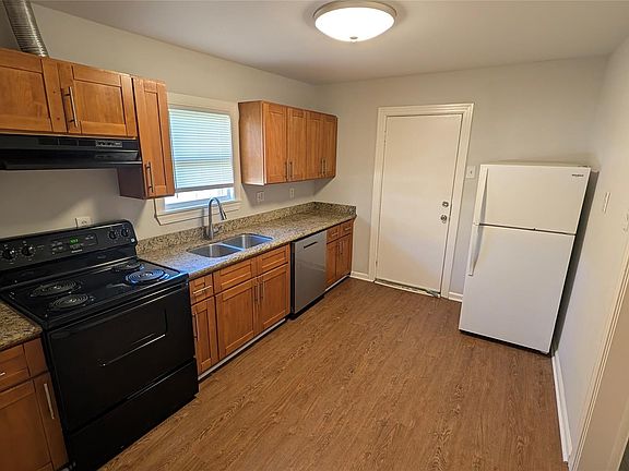 2nd image of 1207 Cushing St #2
