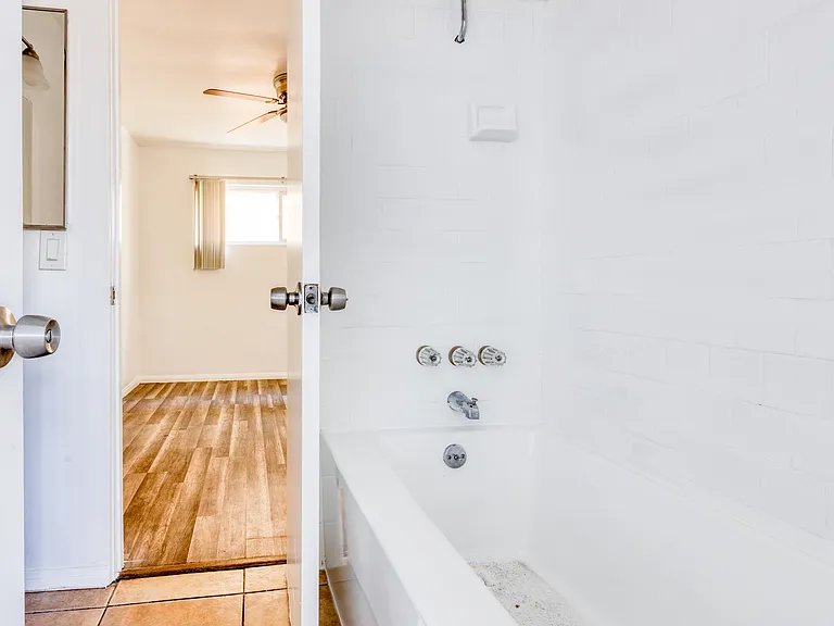 15741 Blaine Ave — Photo 32
