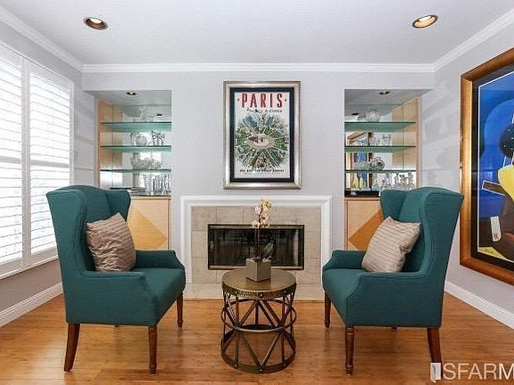 3rd image of 524 Roosevelt Way