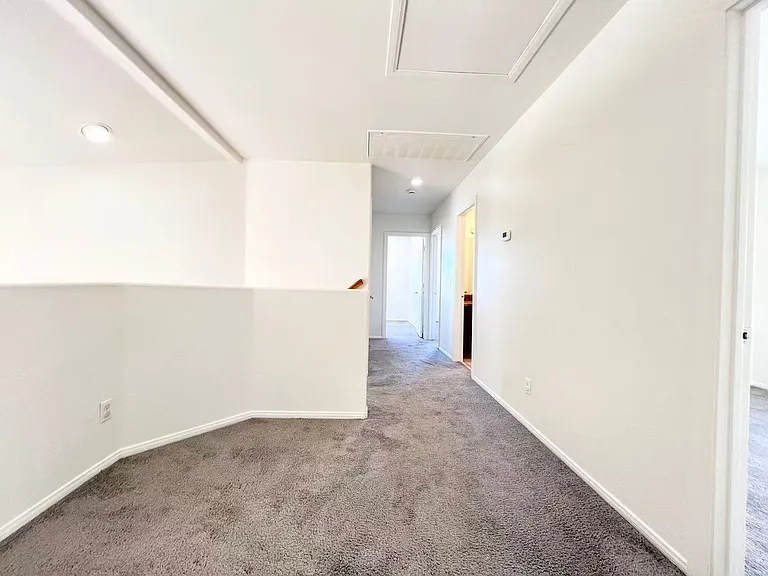 8284 W Rochelle Ave — Photo 18