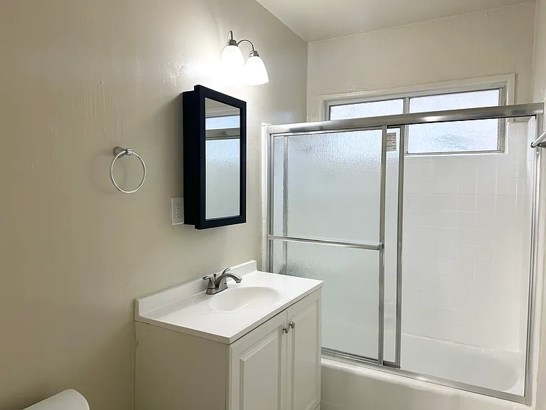 5723 Harold Way #8 — Photo 11