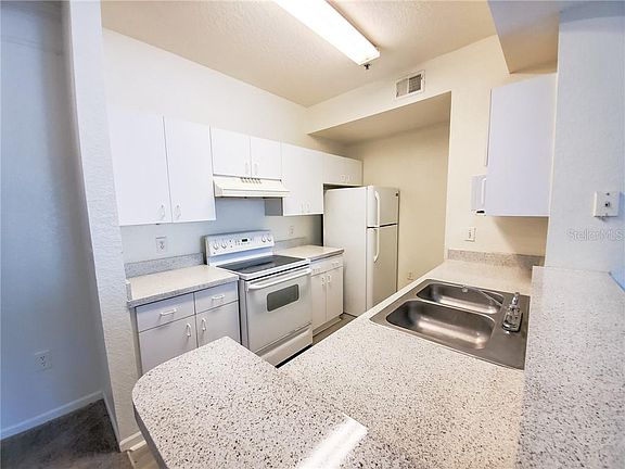 4th image of 17101 Carrington Park Dr APT 403
