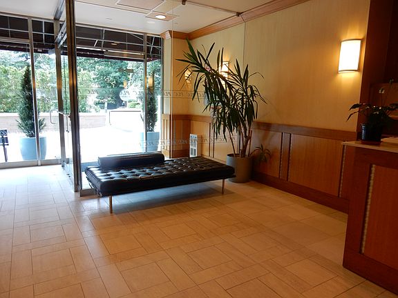 4th image of 11624 Grosvenor Ln APT 3C