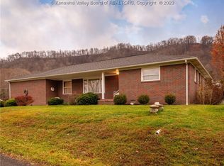 105 Woodland Dr, Madison, WV