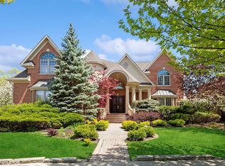 2846 Independence Ave, Glenview, IL 60026