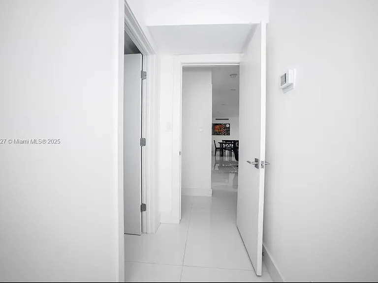 5600 Collins Ave #14K — Photo 24