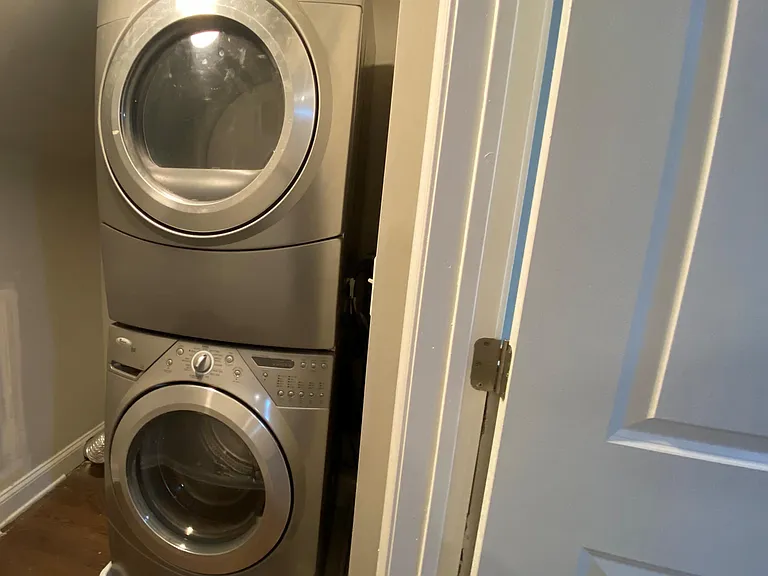 3rd floor full size washer and dryer