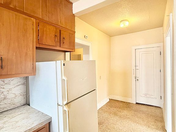 3rd image of 305 Main St #1S
