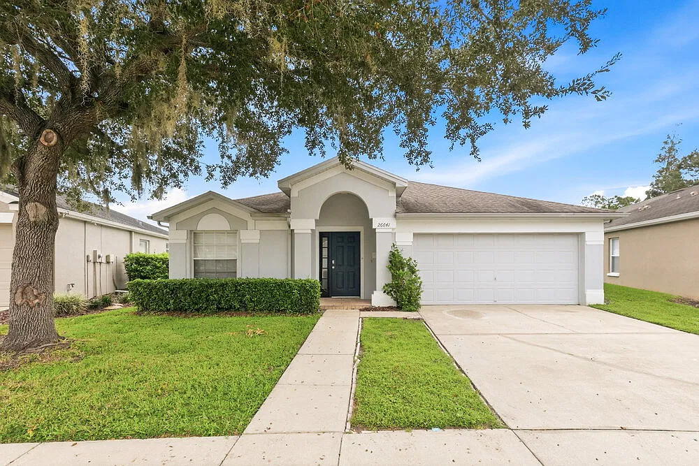 4 bed, 2.0 bath, 1936 sqft, $2,320 — Photo 1