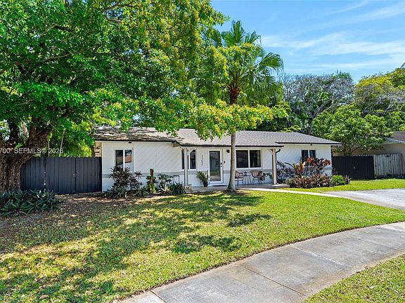3rd image of 1752 S Anhinga Ln