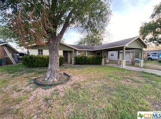 3009 Swan Dr, Victoria, TX 77901