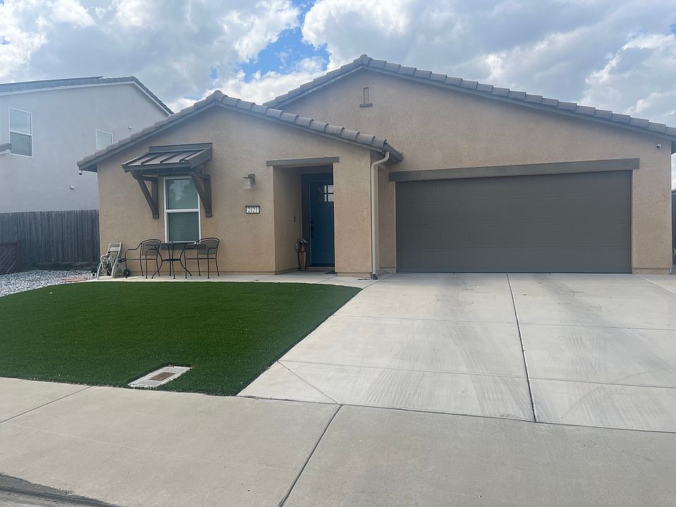 1st image of 2121 Redding Way