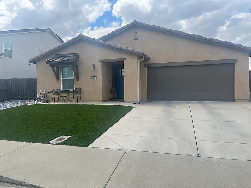 2121 Redding Way