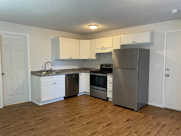 Bridgeport Terrace Apartments — Photo 27