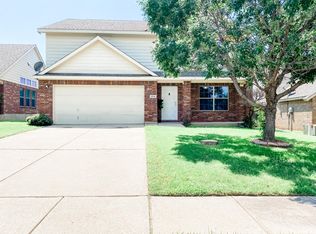 204 Hereford Rd, Aubrey, TX 76227