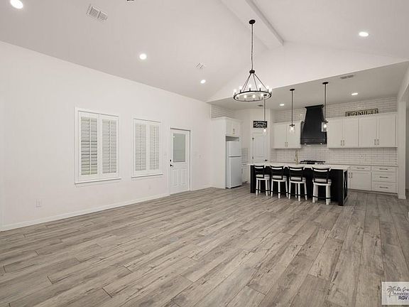 4th image of 8646 Bellagio Cir
