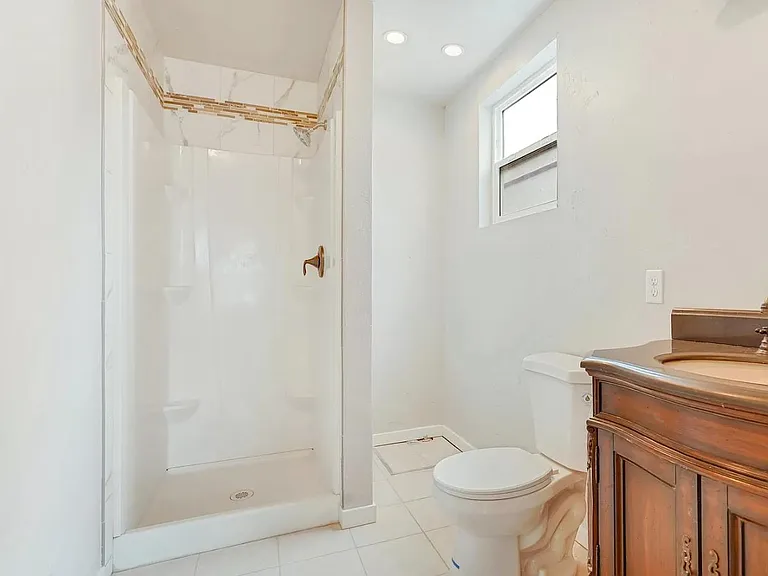 1230 Miller Ave #4 — Photo 3