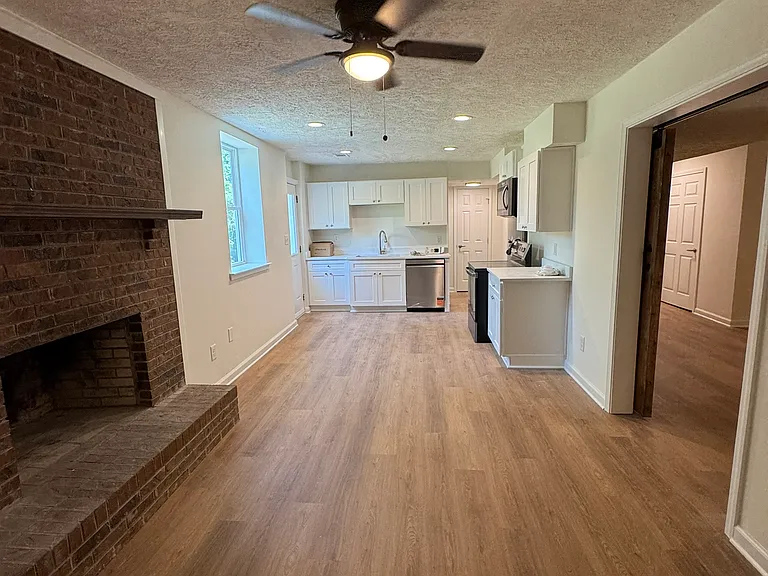 185 Lee Path #B — Photo 6