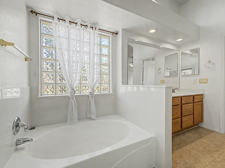 4649 E Augusta Ave — Photo 29