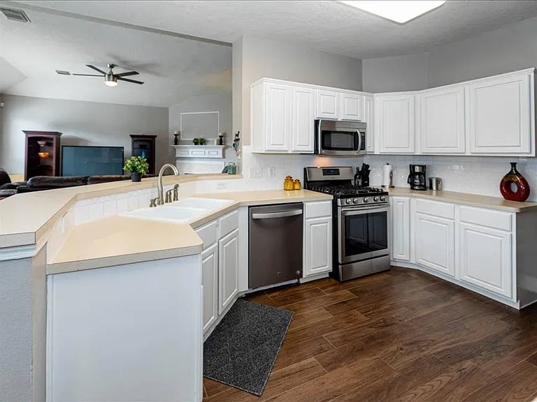 16906 Sandy Reef Ct — Photo 12