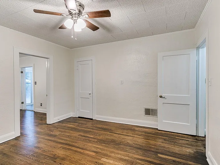 625 W Dewey St — Photo 4
