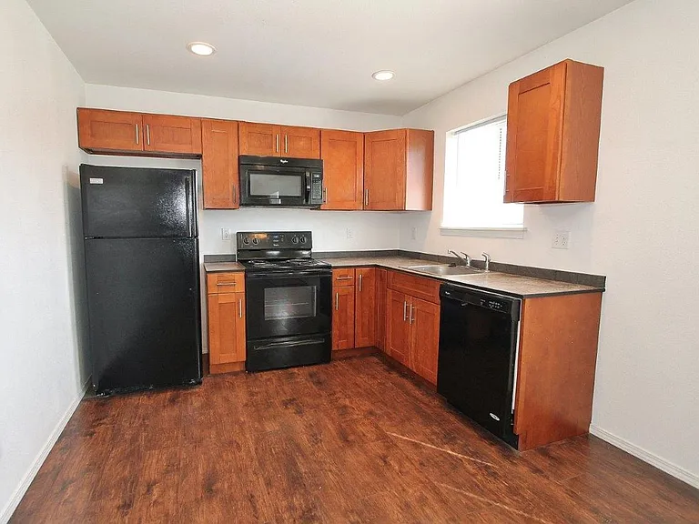 4016 Washington Ave — Photo 7