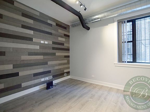 3rd image of 7645 N Sheridan Rd #105