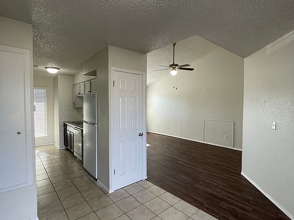 3rd image of 2253 Donna Dr