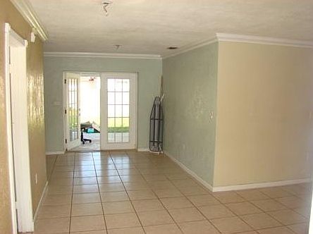 3rd image of 10355 Caribbean Blvd