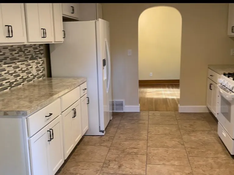 2213 Oakdale Ave — Photo 3