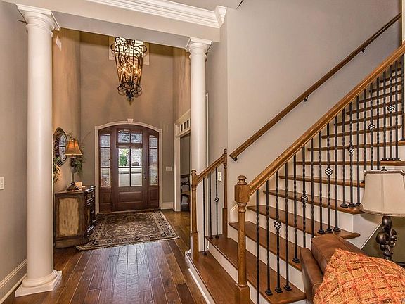 5th image of 806 Hearthstone Dr