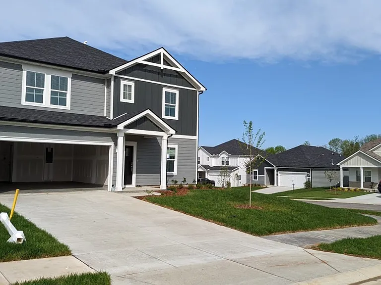 1411 Alabaster Ln — Photo 2