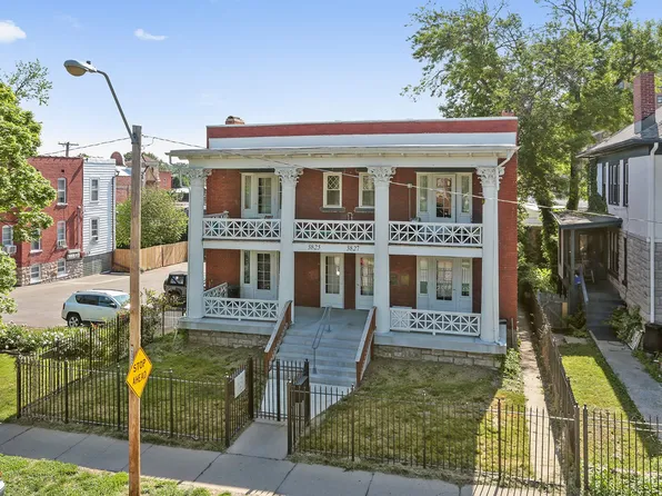 Vintage Character Meets Modern Comfort in Midtown, 3825 Baltimore Ave #6, Kansas City, MO 64111
