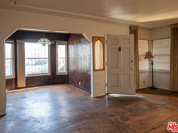5th image of 530 W 89th St