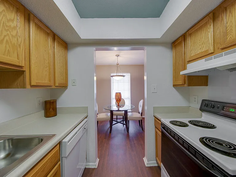 Quail Ridge Apartments — Photo 9