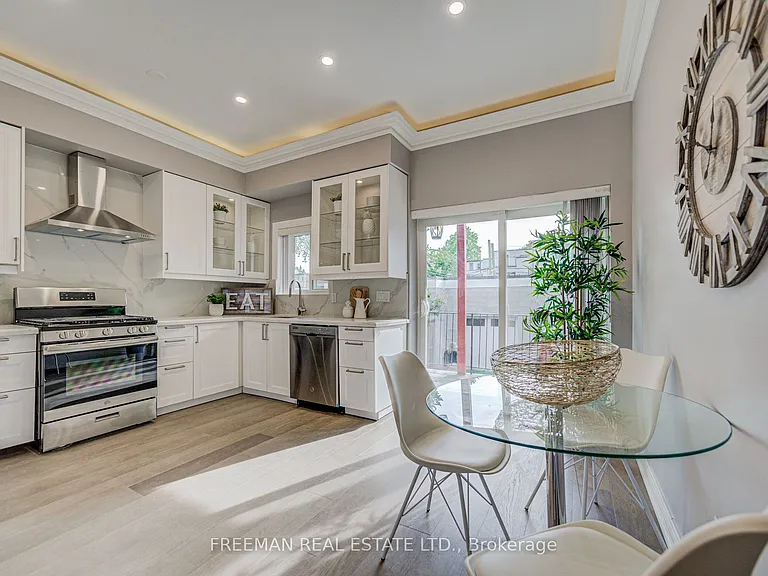 916 Manning Ave #MAIN2ND FLOOR — Photo 6