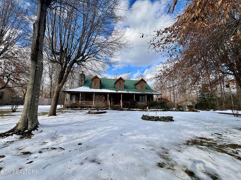 1st image of 526 Oak Leaf Ln