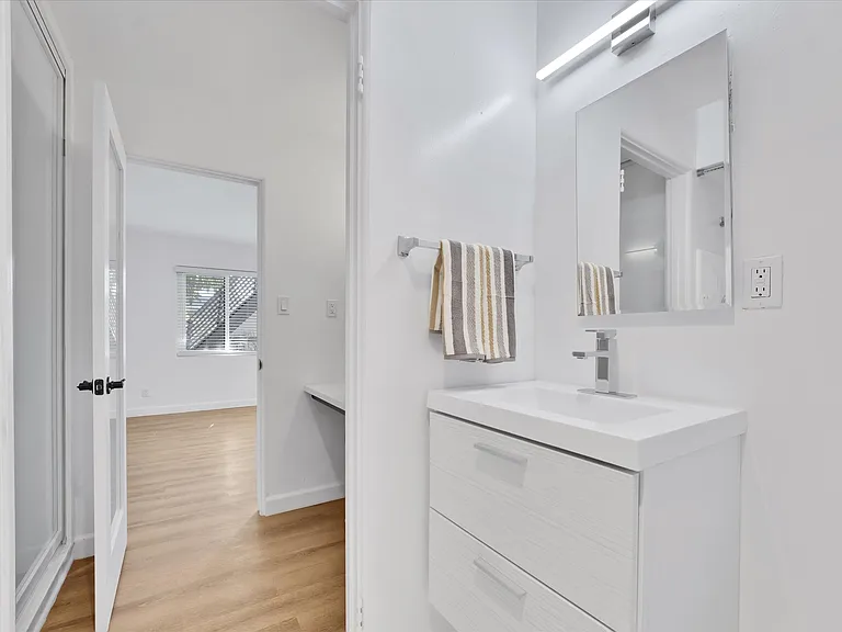 Mapleton Apartments — Photo 15