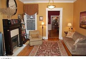 4th image of 2321 W Grace St