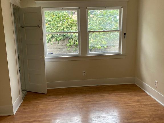 4th image of 163 E Kingsley Ave #2