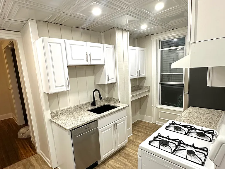 278 Pearl St #1 — Photo 5