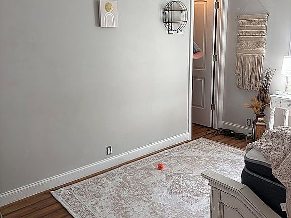 4th image of 2214 Green Rd