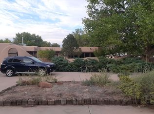702 Coronado Rd, Corrales, NM 87048