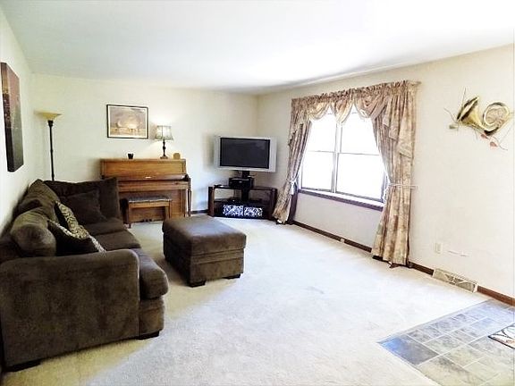 2nd image of 20175 Castle Dr