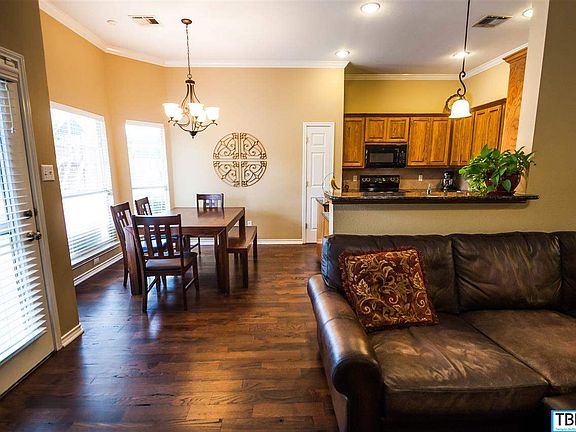 4th image of 220 Cypress Springs Dr