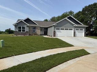 5 Anita Ct, Maryville, IL 62062