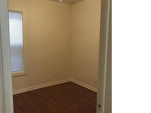 3rd image of 7628 S Eberhart Ave