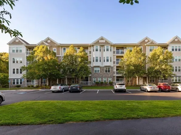 23 Augustus Ct Unit 2004, Reading, MA 01867