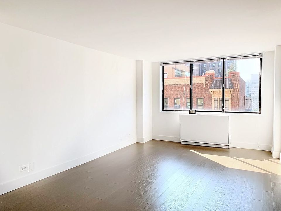 1st image of 300 Mercer St APT 14L